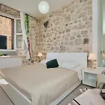 Festa & Apartman
