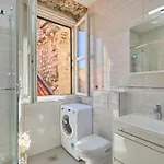 Festa & Apartman *
