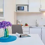 Apartman Festa & *