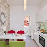 Festa & Apartman