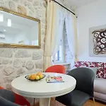 Festa & Apartman